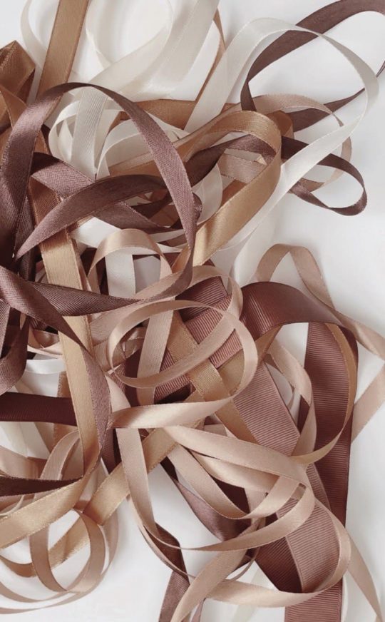 beige_ribbons
